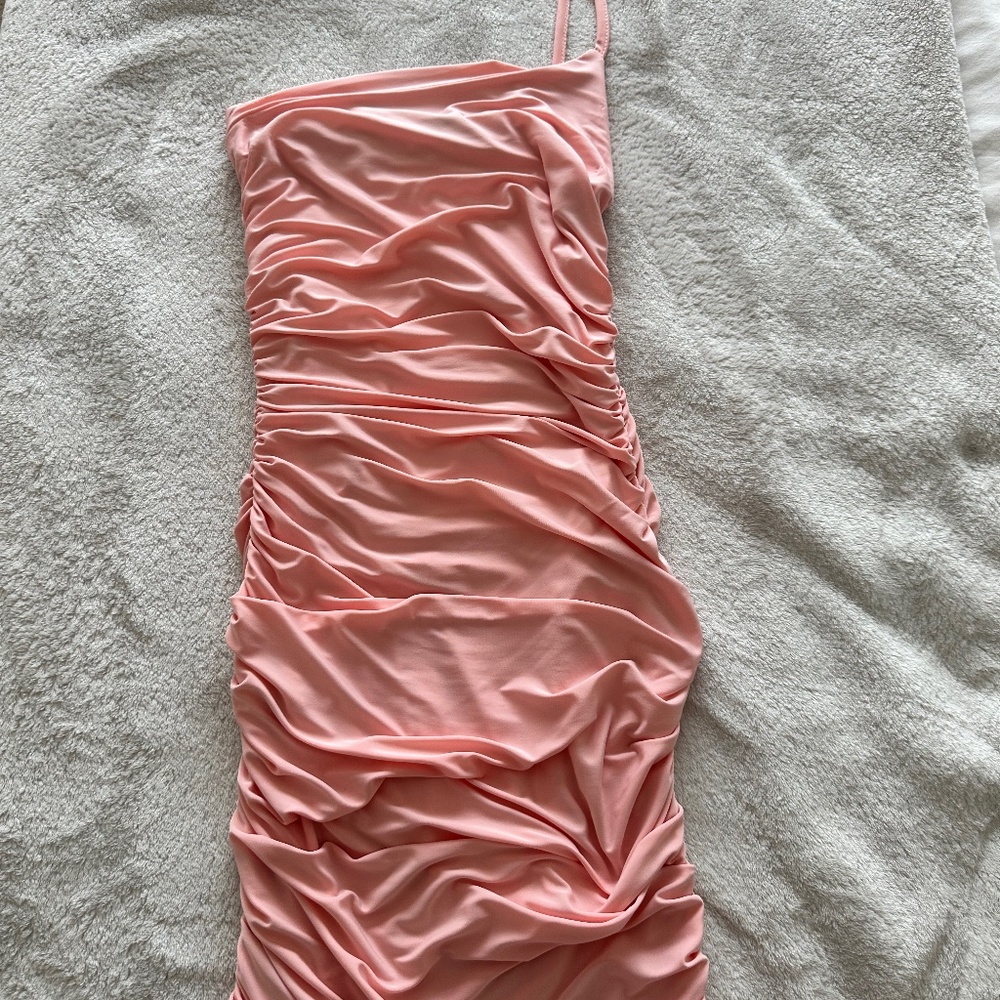 Pretty in pink! Stunning peach/pink dress